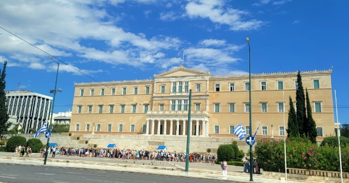 Dyshime për abuzim me fondet e bujqësisë  u hiqet imuniteti 13 deputetëve në Greqi