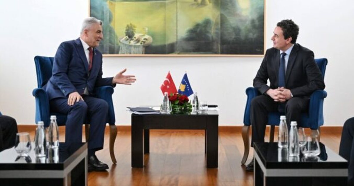 Kurti kërkon mbështetjen e Turqisë për hapjen e linjës së re ajrore Kosovë SHBA