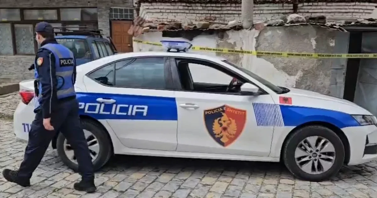 I plasi granata në mënyrë të pakontrolluar dhe u plagos bashkë me shokun  procedohet penalisht i riu në Tepelenë