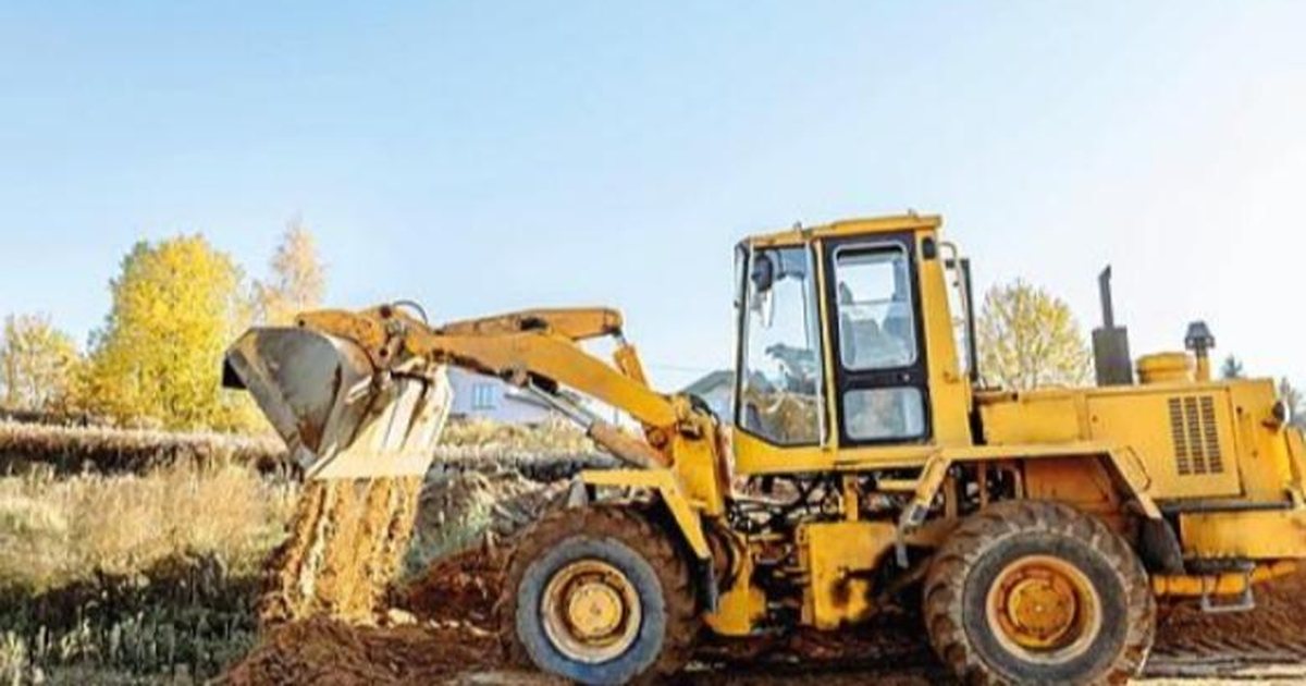 Sherr ekstrem në Itali  70 vjeçari ngre në ajër me eskavator sipërmarrësin shqiptar