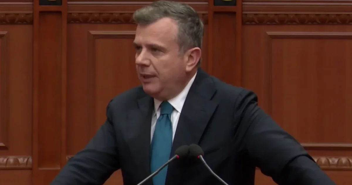  Mos ia bëni këtë turp       Balla kritikon PD në Kuvend për qëndrimin ndaj Rexhep Qoses