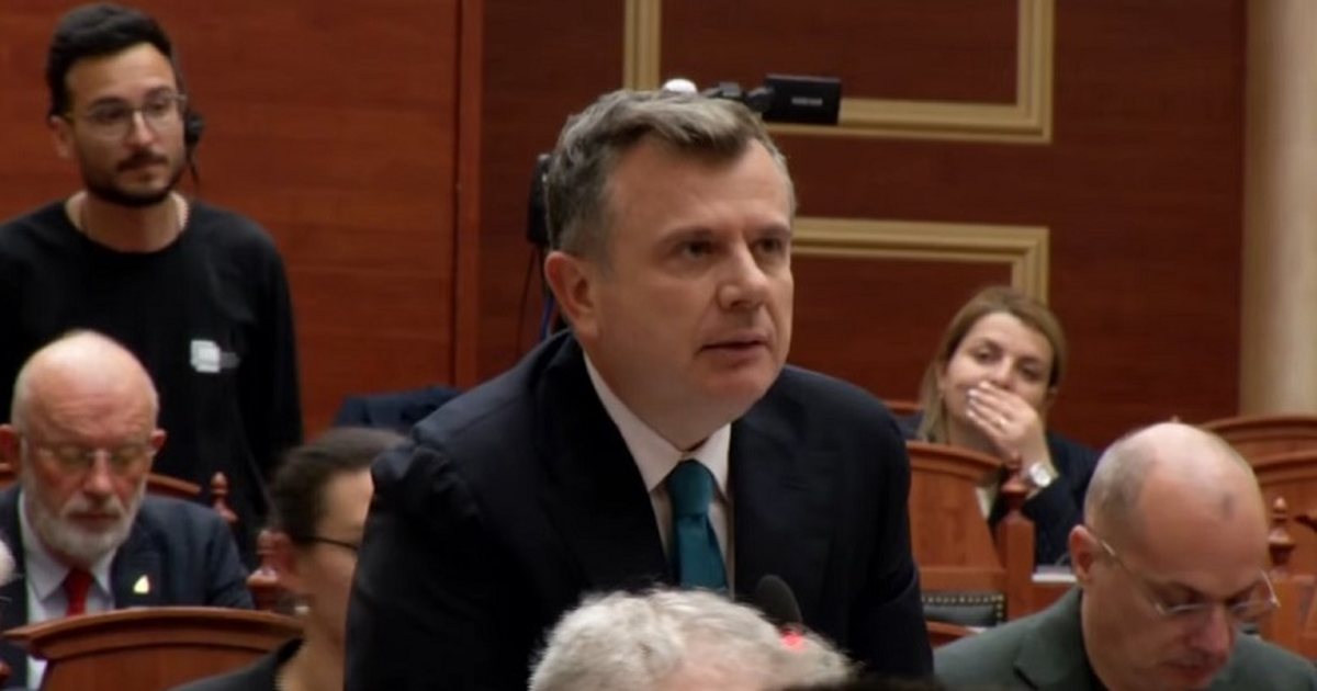 Pranohet propozimi i Ballës  shtyhet projektligji për heqjen e taksës së qarkullimit për karburantet në seancën e radhës