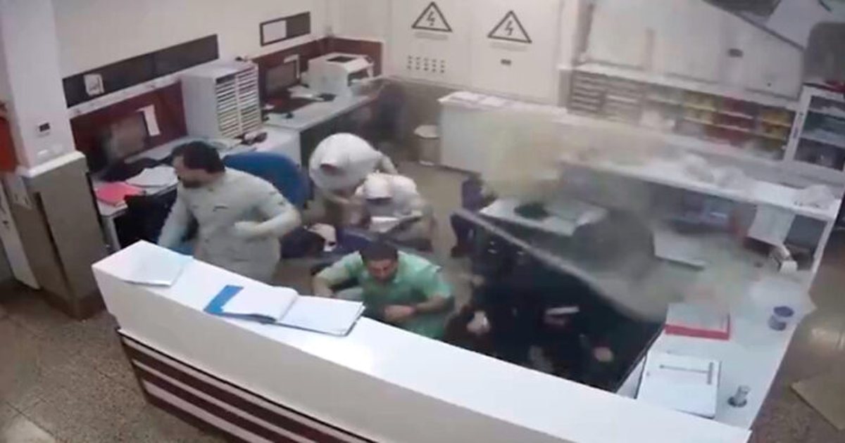 Për jetë a vdekje  Infermjerja shpëton foshnjat e porsalindura  skena kaotike në spitalet iraniane  Pamjet virale