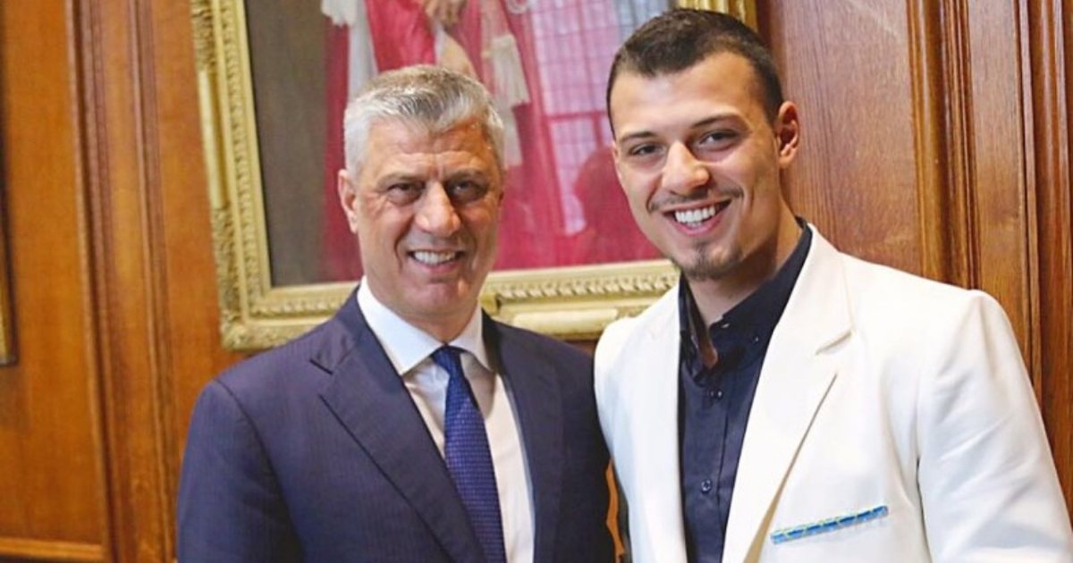 Hashim Thaçi feston 58 vjetorin në qelinë e Hagës  i biri i bën urimin prekës  Jam krenar për ty bab