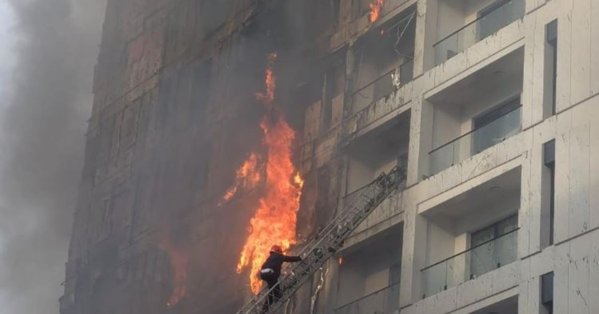 Përfundon ekspertiza e zjarrit në pallatin pranë QSUT  kush është shkaku i rënies së flakëve