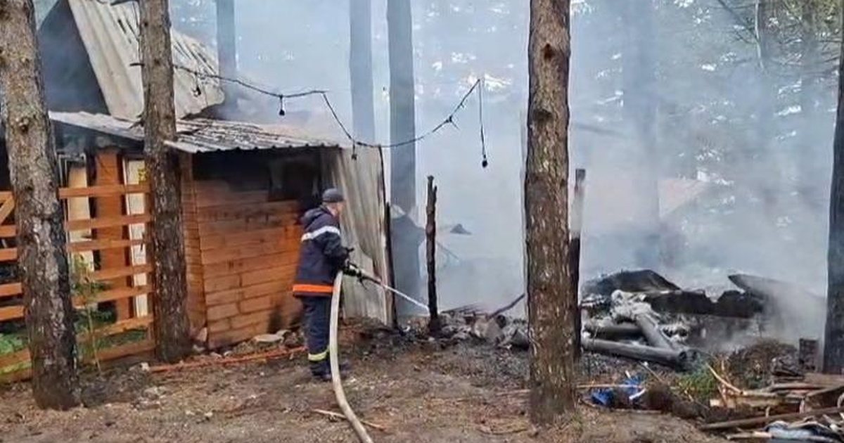 Zjarr në Krujë  shkrumbohet lokali pranë burimit  Nëna Mbretëreshë   dyshohet se    