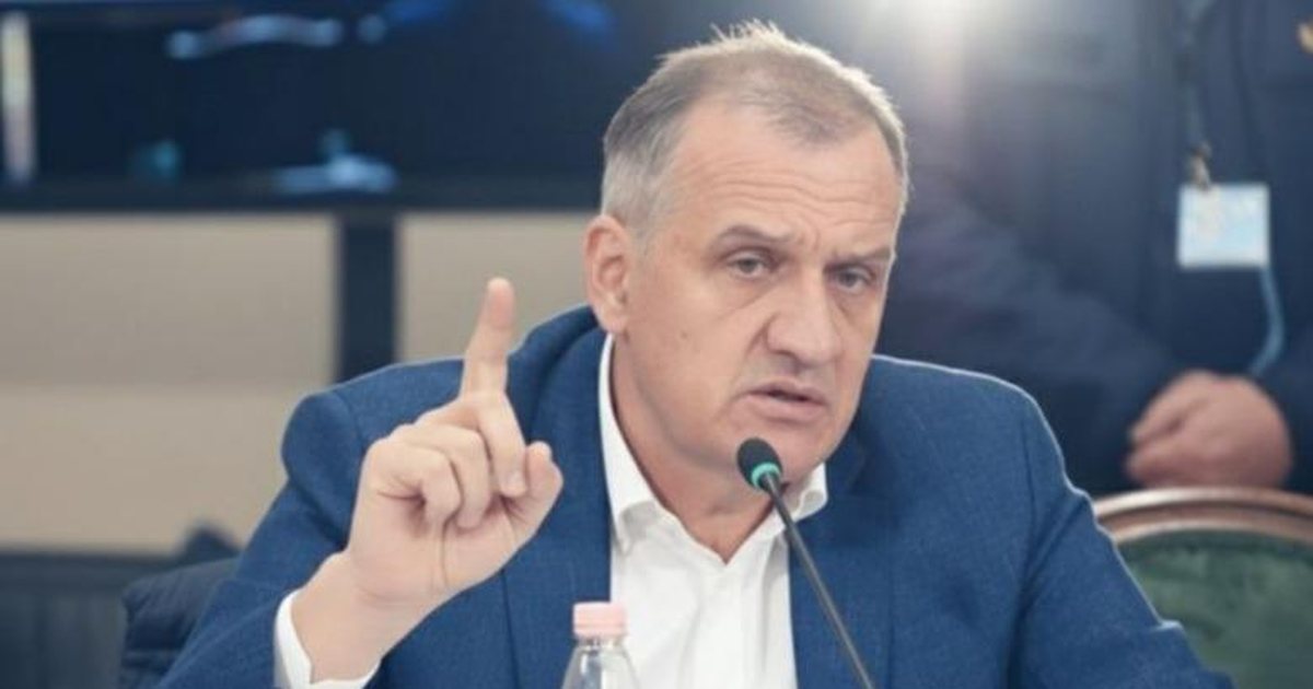 Ish ministri Beqaj reagon pas vendimit të GJKKO  Kafazi i sigurisë pengon mbrojtjen efektive  i akuzuari nuk është spektator që qëndron pas xhamit