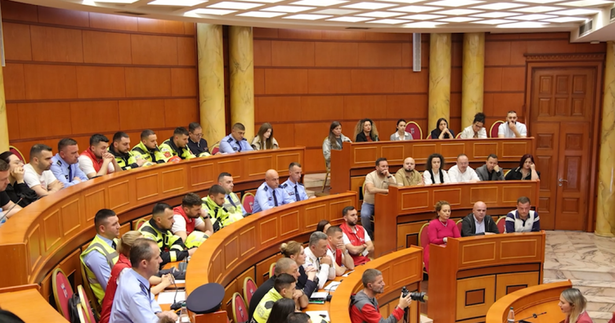 Ristani mbledh strukturat  njofton aksionin për sigurinë ndaj zjarrit  Kontrolle për të gjitha objektet me leje nga Bashkia e Tiranës