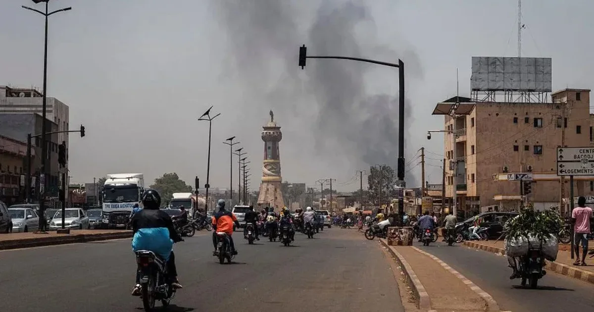 Shpërthen lufta civile në Mali  Franca thirrje urgjente qytetarëve  Largohuni menjëherë nga aty