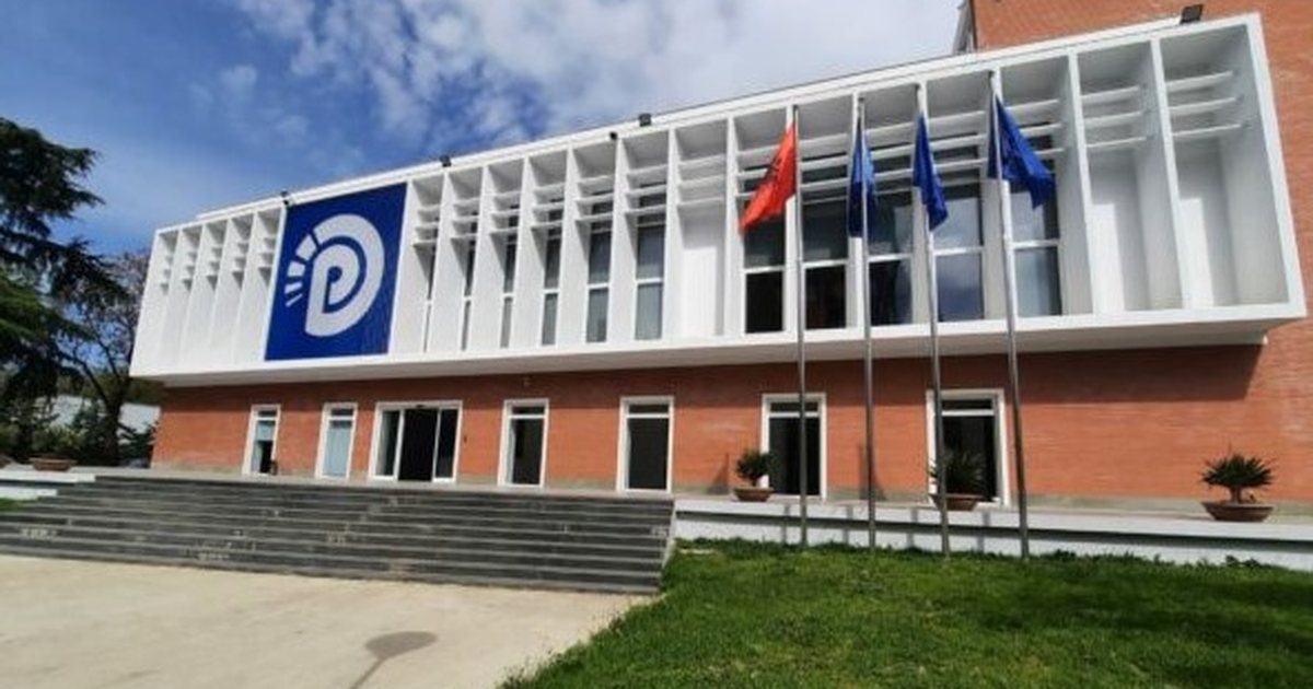 Gara për kreun e PD  Sot afati I FUNDIT  Tre kandidatë lënë dokumentet në recepsion