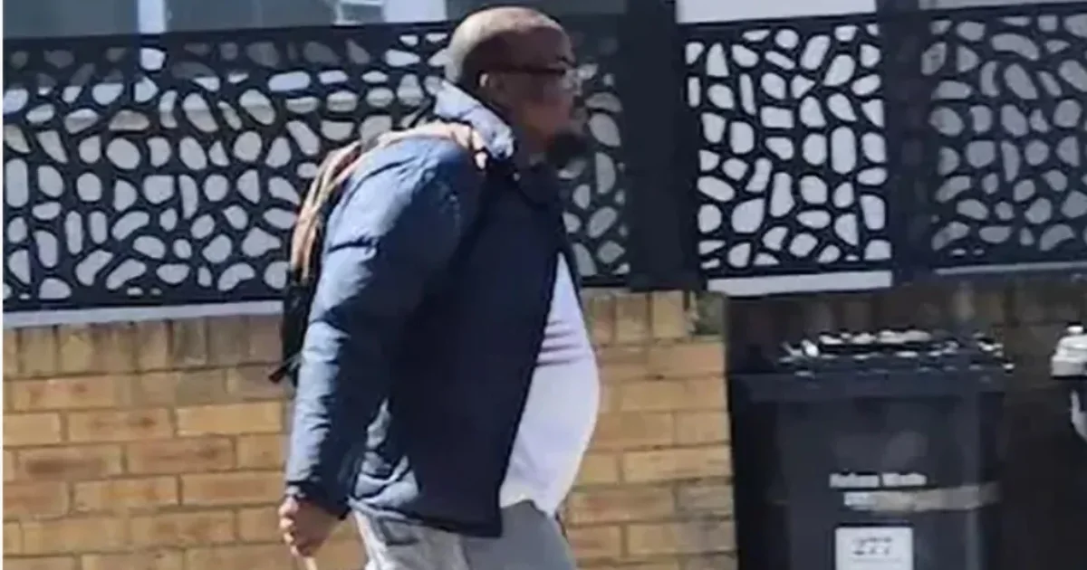 Sulmi me thikë në Londër  flet nëna e të riut që u plagos  Jam e tmerruar që këto gjëra mund të ndodhin në rrugët e qytetit