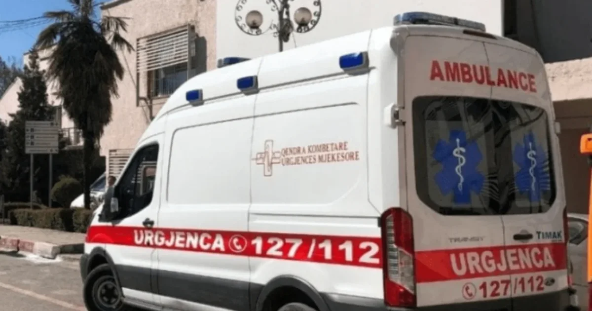 Aksident në Shkodër  makina përplas këmbësorin  i lënduari transportohet në spital