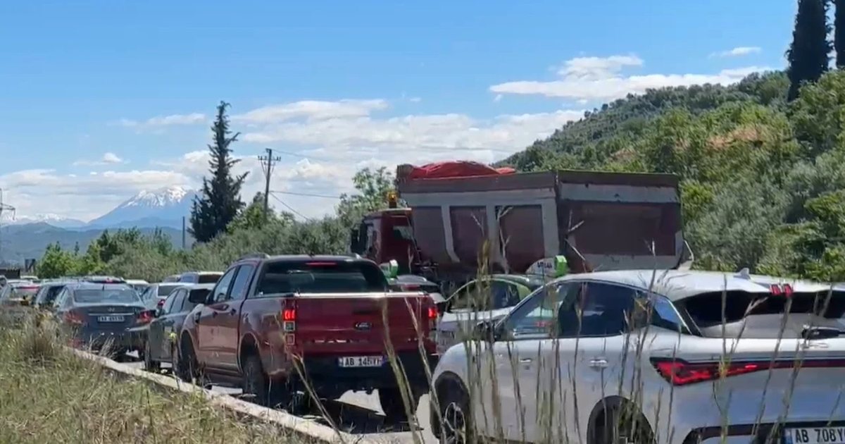 Fundjava sjell fluks automjetesh në Elbasan  trafik i rënduar në dalje të autostradës