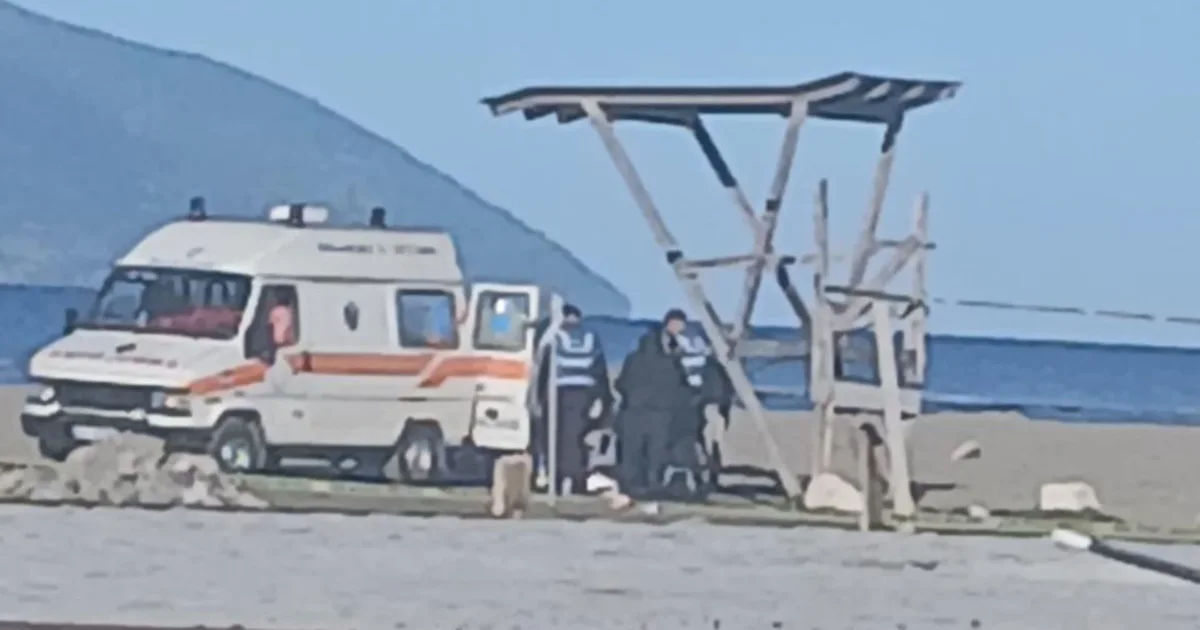 Gjendet i pajetë një person në një prej kullave të vrojtimit në plazhin e vjetër të Vlorës  dyshimet e para