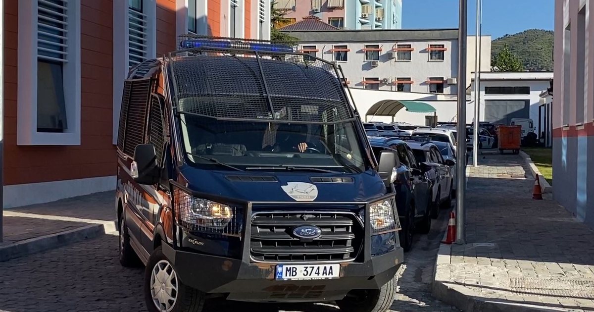 DETAJET  Goditet grupi me 26 anëtarë në Qarkun e Elbasanit  5 në kërkim  10 persona janë arrestuar sot  dhe 8 të tjerë    