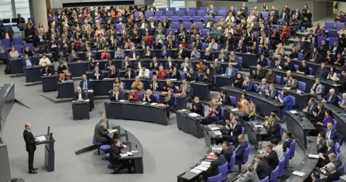 Tërheqja e 5 mijë ushtarëve amerikanë  Politikanët në Gjermani  Thirrje për zgjim  Europa duhet të mbrohet vetë