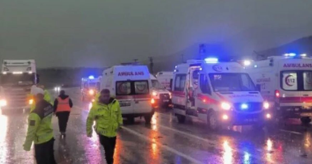 Aksident i rëndë  Autbusi plot me pasagjerë përmbyset  raportohet për viktima dhe të plagosur