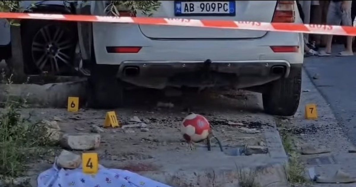 Shtetarë të shokuar  por të gjunjëzuar para  kamikazëve  të rrugëve