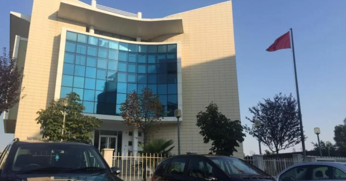 Kryen transaksione dhe veprime bankare fiktive me vlerë 500 mijë euro  Prokuroria e Shkodrës dërgon në gjyq 4 persona