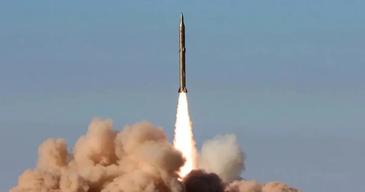 Shpërthen në flakë porti kryesor i naftës në Emiratet e Bashkuara Arabe  autoritetet  Rrëzuam tre raketa iraniane