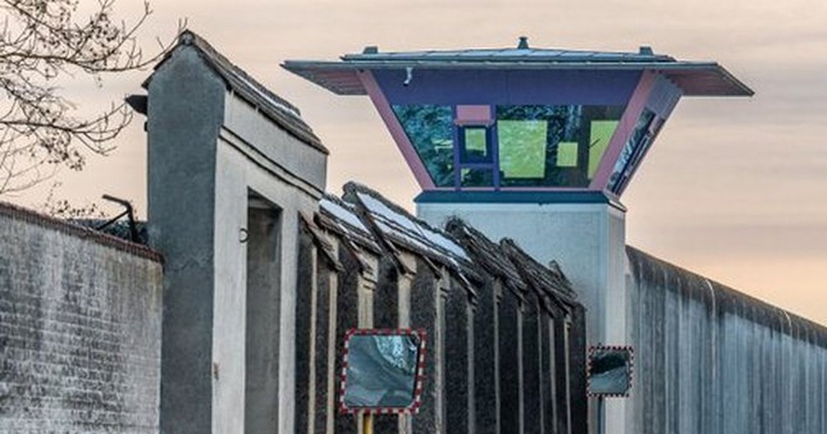 U sulmua nga një shqiptar në dhomën e tij të paraburgimit  ndërron jetë i burgosuri gjerman