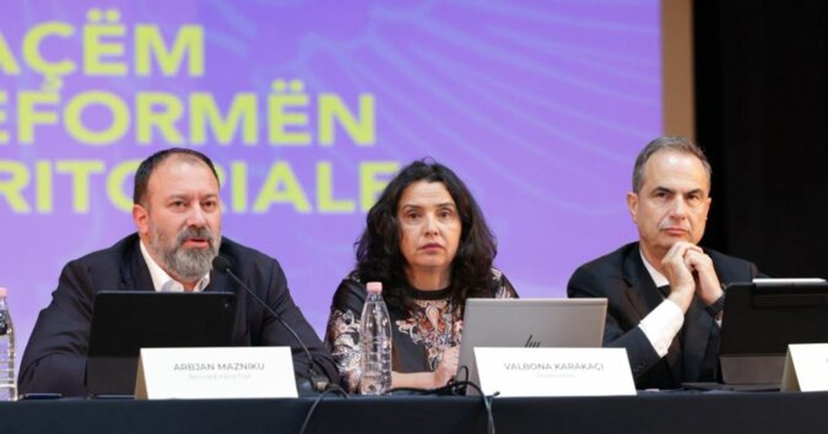 Reforma territoriale ndez debatet në Vlorë  Mazniku dhe Boçi me qëndrime të kundërta