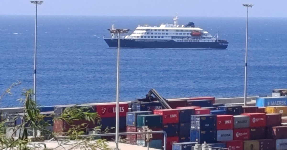 Ishujt Kanarie refuzojnë të ankorojnë anijen e karantinuar turistike me Hantavirus