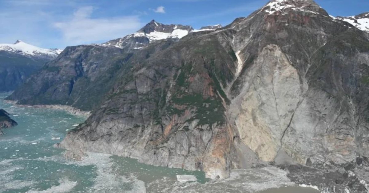 Një cunami masiv prej 500 metrash goditi Alaskën pas rrëshqitjes së tokës në një fjord