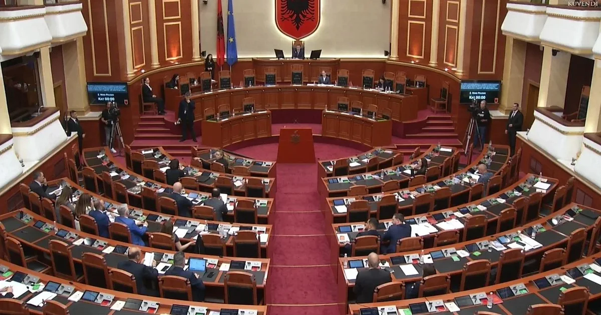  Të hiqet Garda   Përplasje në Kuvend  Peleshi i përgjigjet Vokshit dhe Bardhit  Mos krijoni    