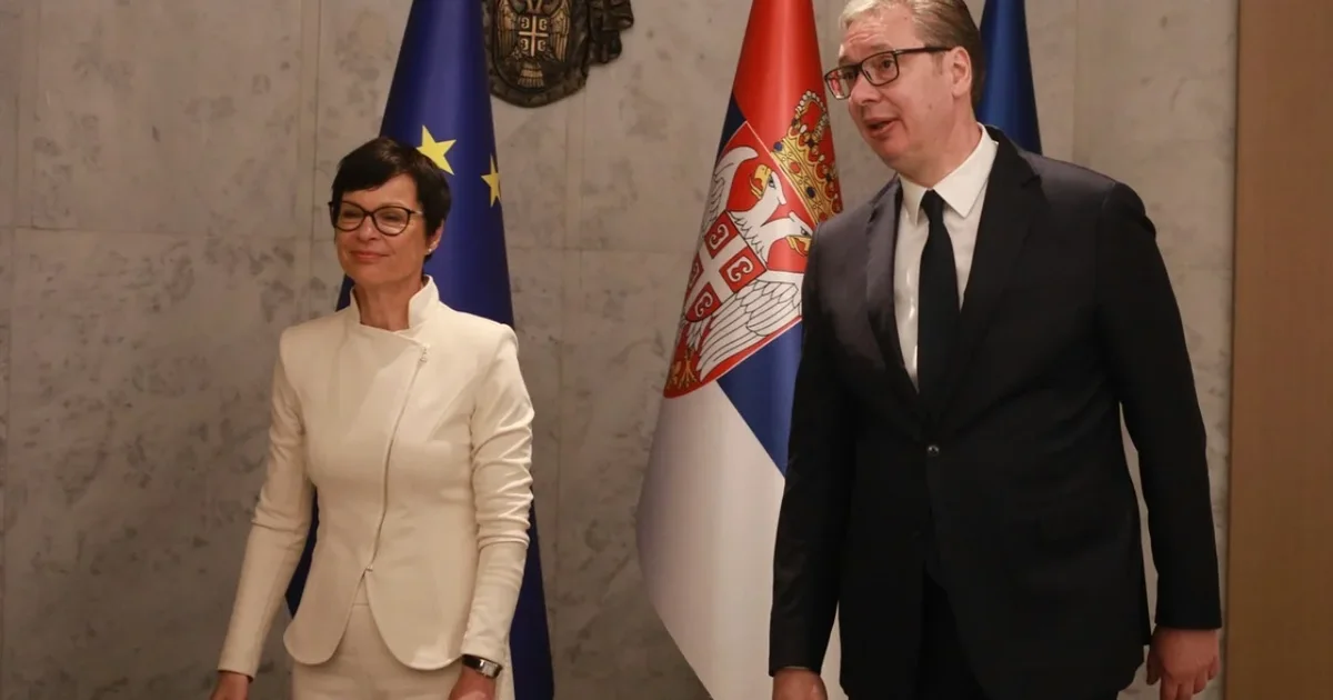Marta Kos drejt vizitës në Kosovë  sulmohet nga Vuçiç  Nuk kontaktoj me të huajt që na duan të keqen