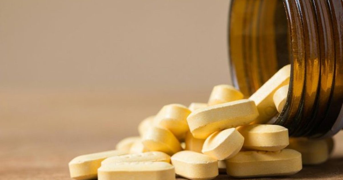 Këto 3 vitamina që ekspertët rekomandojnë të mos i merrni me stomak bosh