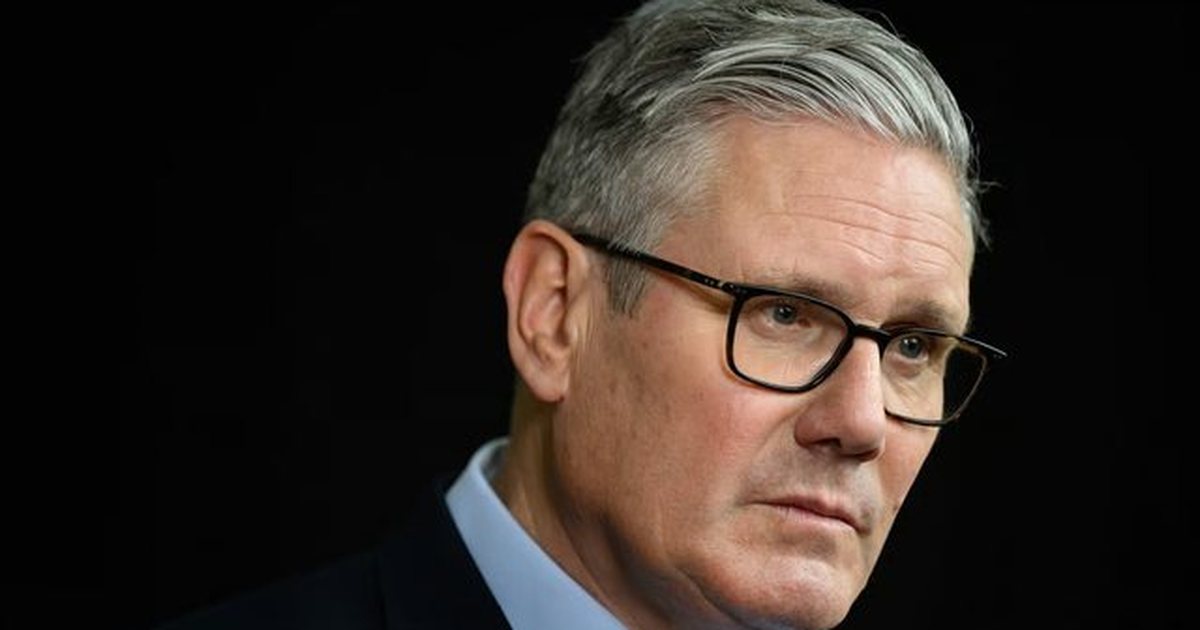 Kryeministri britanik  Keir Starmer nën presion pas humbjeve të thella në zgjedhje