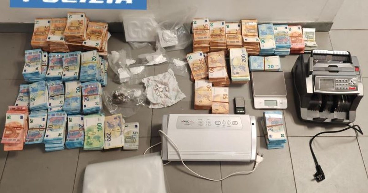 Shqiptari kapet me gjysmë milioni euro cash dhe kokainë në furgon  Përplas patrullën e policisë  ndalohet dhe gruaja 