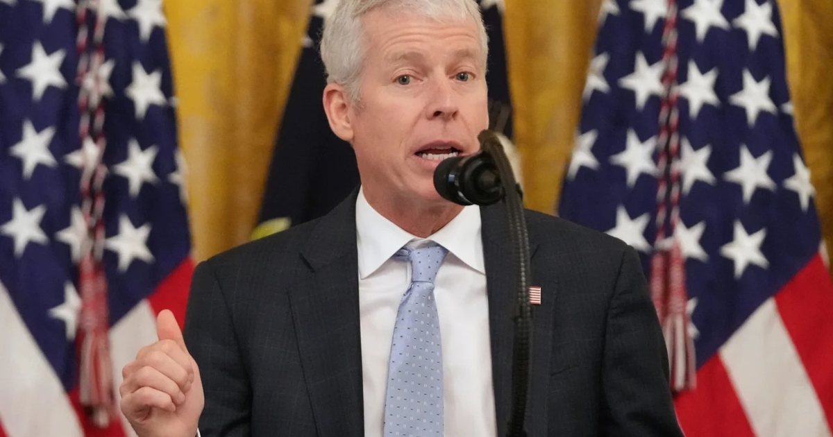 Administrata amerikane kërkon masa për uljen e çmimeve të benzinës  Mund të pezullojmë taksën federale të karburantit