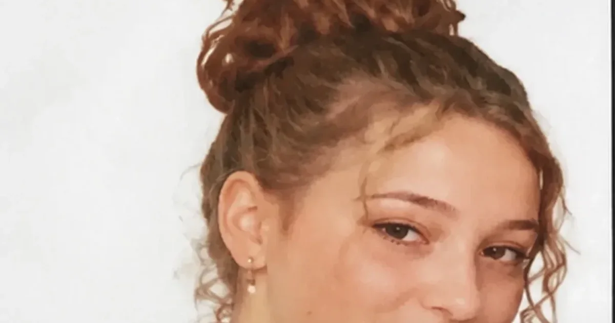 U hodh nga kati i pestë  DETAJE nga vetëvrasja tragjike e 19 vjeçares në Durrës  dyshohej se   