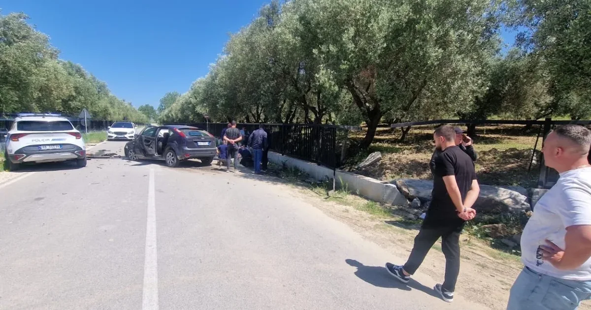Aksident në aksin Panaja Novoselë  shoferi humb kontrollin mbi mjetin dhe përplaset me murin anësor të një banese  plagoset rëndë