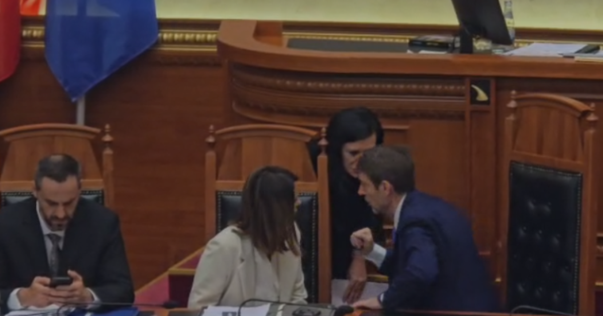 Ministri Hoxha  i zë  vendin Ramës  asistentja e Kuvendit e ngre nga karrigia