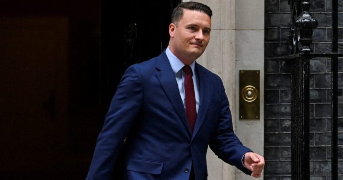 Ministri britanik i Shëndetësisë jep dorëheqjen  kritika të forta ndaj Starmer
