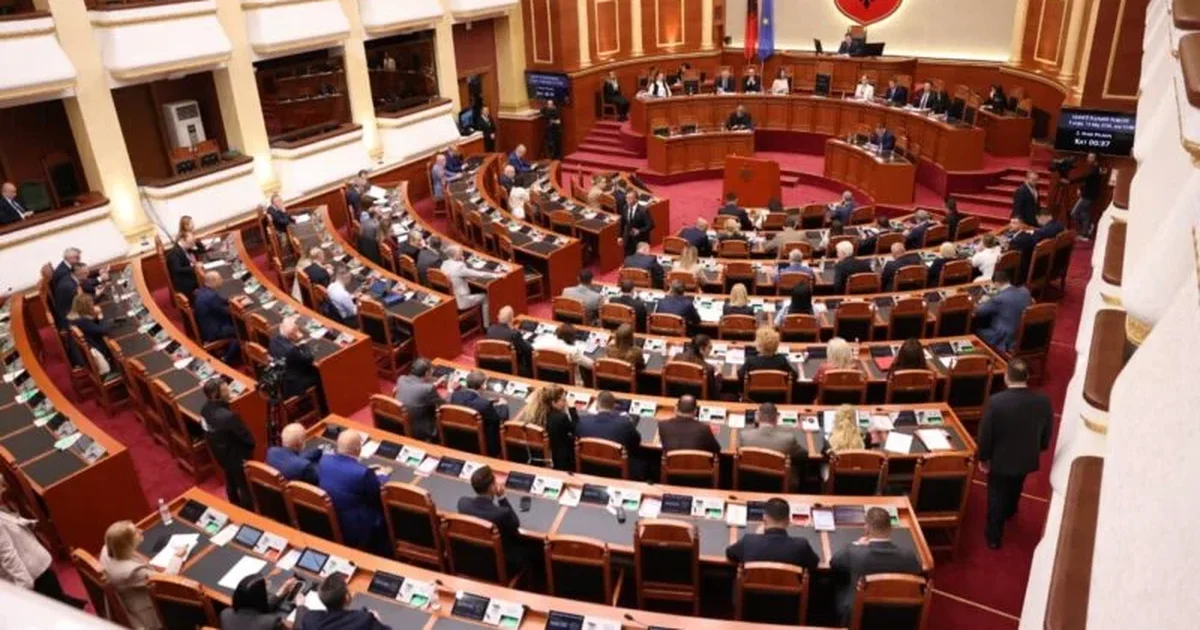 Prapaskenat e rezolutës për BE  Si u arrit pakti mes PS dhe PD pas telefonatës Balla Bardhi në mesnatë