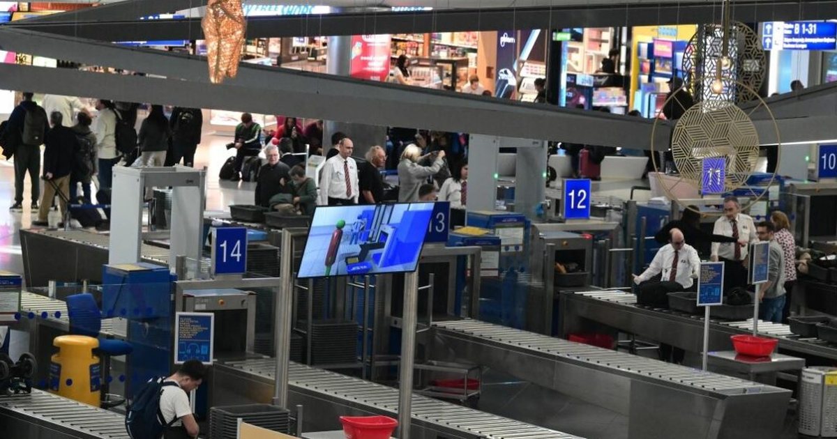  Tronditje në aeroportin  Eleftherios Venizelos në Greqi    Gjendet i vdekur një udhëtar 
