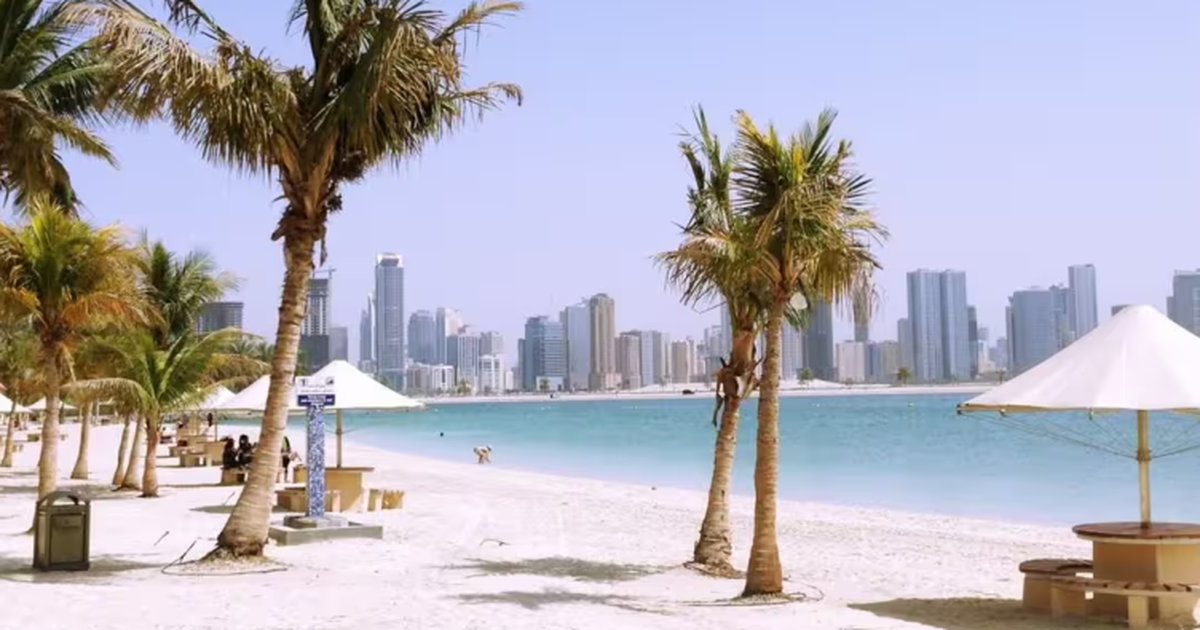 Dubai hap plazhin e parë privat në botë vetëm për gratë  me staf ekskluzivisht femëror