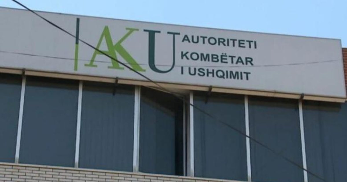 Helmimi i 52 studentëve të Akademisë së Sigurisë  largohet nga detyra drejtori i AKU