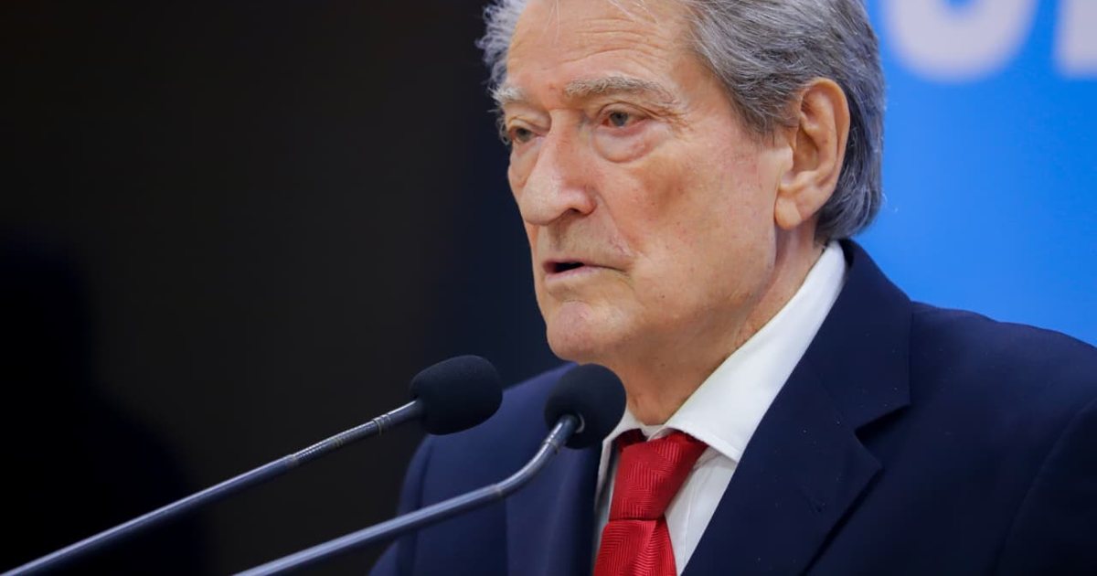 Berisha  djeg  pushimet verore për opozitën  flet për planet e PD dhe zgjedhjet e brendshme  Proces demokratik