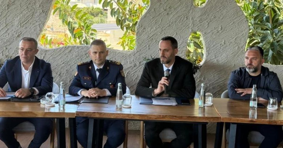 Skandali që  shkriu  gjithë Komisariatin e Policisë  Lamallari e Hita zbarkojnë në Sarandë  Ministri  Bëni detyrën me nder ose    