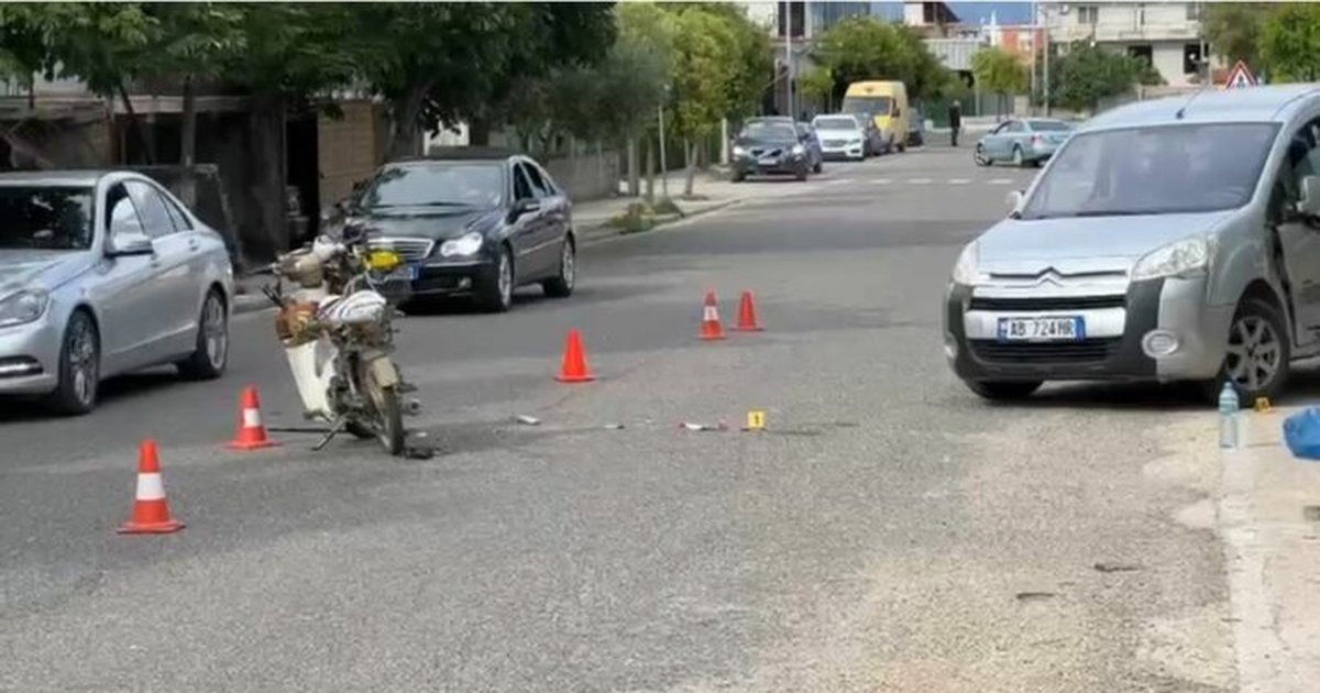 Aksident në aksin Fier Roskovec  Makina përplaset me motorin  plagoset rëndë drejtuesi