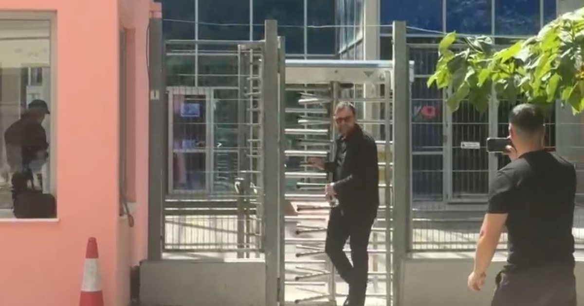 Drejtori i Hekurudhave  Ergys Verdho thirret në Prokurorinë e Posaçme  Momenti kur del nga SPAK