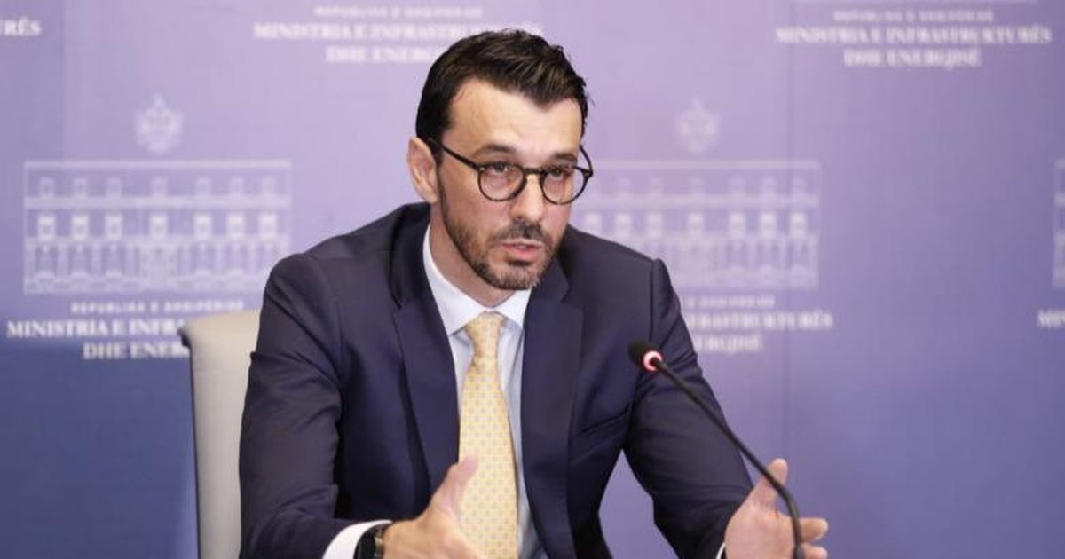 Aeroporti i Vlorës  Ministri  Do vendosim penalitete deri në prishjen e kontratës  Po dëmtojnë reputacionin kombëtar