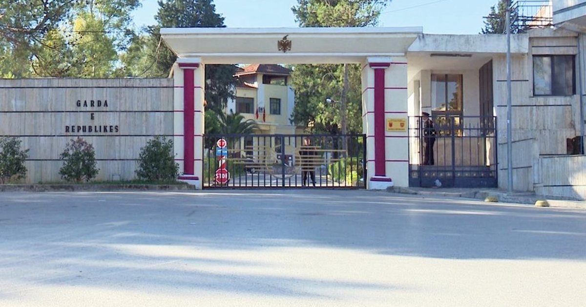 EMRI  I dha fund jetës me armën e shërbimit  kush ishte 42 vjeçari punonjës i Gardës