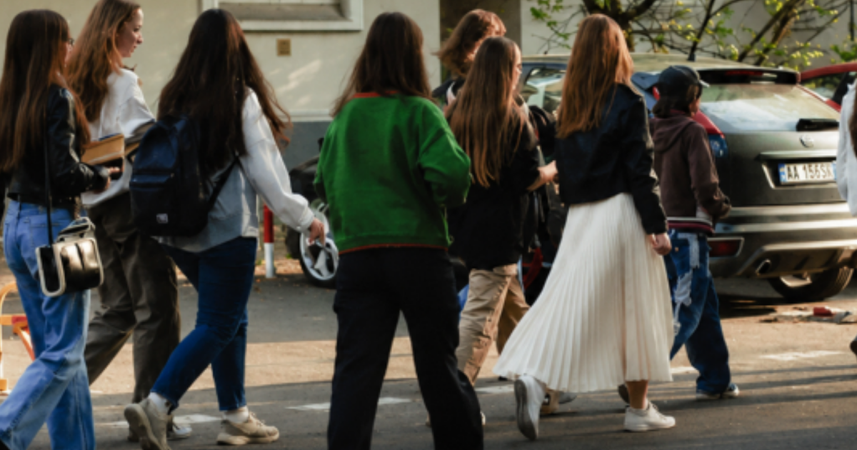 Sociologu  Vajzat ikin në Tiranë  djemtë e fshatit mbeten pa nuse
