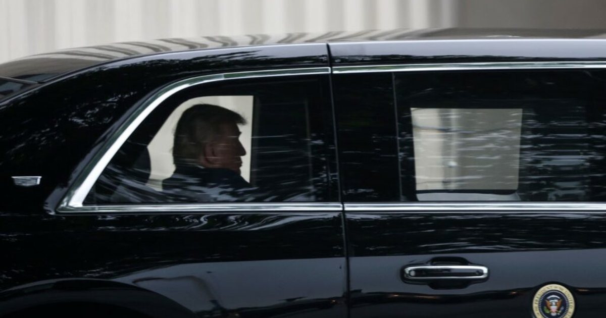  Me ënjtje te këmbët dhe mbi 100 kg   Shtëpia e Bardhë publikon raportin mjekësor të Trump it